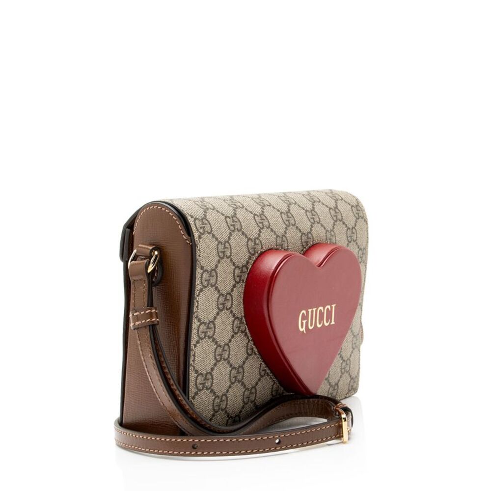 Gucci GG Supreme Script Logo Heart Crossbody - Picture 2 of 13